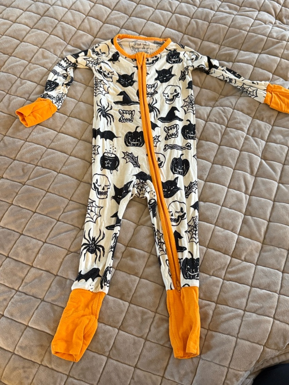 Little Sleepies Halloween-Print Kids Zippy Skeleton Bat Pumpkin with Orange Trim